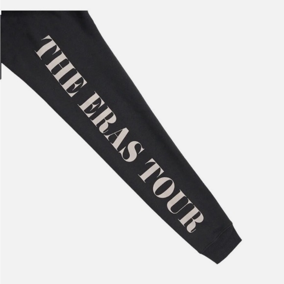 Taylor Swift - The Eras Tour Official Merch Black Hoodie Medium worn once - Picture 4 of 6